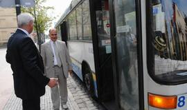 Naujos autobusų stotelės Tiltų gatvėje atidarymas