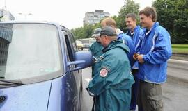 Neptūniečiai tikrino vairuotojų blaivumą