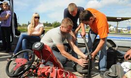 Kretingoje - automobilių šoninio slydimo varžybos