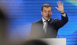 Dmitrijus Medvedevas pasiūlė paremti Vladimiro Putino kandidatūrą į šalies prezidentus