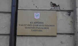 Paslaugomis varguoliams naudojasi turtuoliai