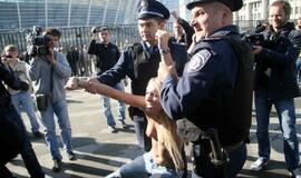 Ukrainietės protestavo nuogomis krūtimis