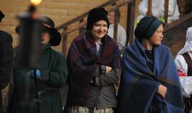 Juodkrantėje liepsnojo ugnies skulptūros