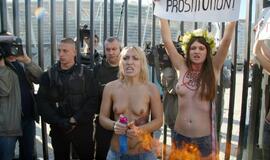 Ukrainietės protestavo nuogomis krūtimis