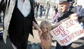 Ukrainietės protestavo nuogomis krūtimis