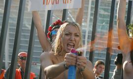 Ukrainietės protestavo nuogomis krūtimis