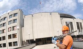 Darbas gali tapti dar sunkesnis