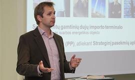 Dujų terminalas: visuomenė diskutuoja vangiai