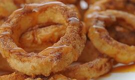 Kepti obuoliai su glajumi