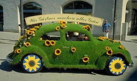 Lietuviai mielai vairuotų ekologiškus automobilius, bet...