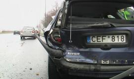 Ūkanotą šeštadienį dužo "Renault"