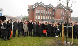 Neringa skendo sveikinimų gausybėje