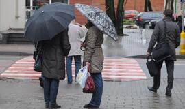 Orai išliks apniukę ir drėgni