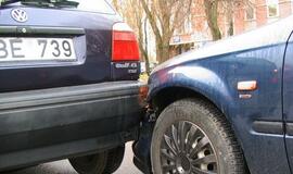 Susidūrė moterų vairuojami automobiliai