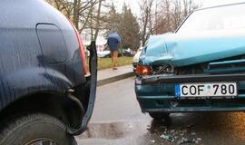 Susidūrė moterų vairuojami automobiliai