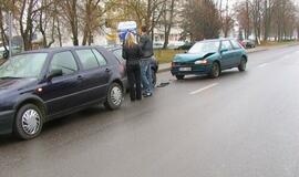 Susidūrė moterų vairuojami automobiliai