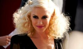 Gwen Stefani ramybę randa drabužių spintoje