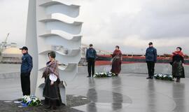 Smiltynėje atidengtas paminklas "Albatrosas"