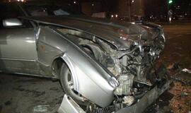 Vilkikas taranavo "Jaguar"