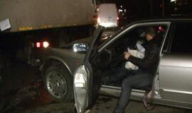 Vilkikas taranavo "Jaguar"