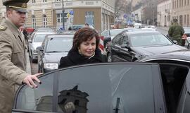 Valstybėje niekas nežino, kiek tarnybinių automobilių