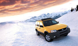 "Ford" atšaukia beveik pusę milijono minivenų ir visureigių