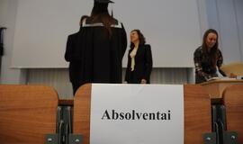 Jūreivystės mokykloje įteikti diplomai