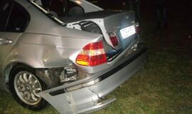 Vilkikas sankryžoje taranavo BMW