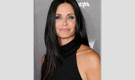 Courteney Cox prisipažįsta esanti vienišė