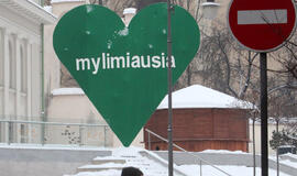 Meilės dienos proga - rekordinio dydžio širdis Vilniaus centre