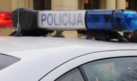 Neblaivus keleivis grasino susidoroti su policininkais