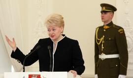 Prezidentė įteikė valstybės apdovanojimus