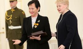 Prezidentė įteikė valstybės apdovanojimus