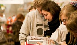 Knygų mugė sutraukė minią skaitytojų