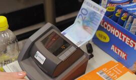 Euro zonos ekonomika rodo "nežymaus atsigavimo" požymių