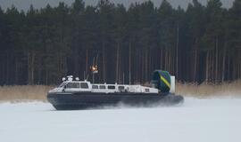 Nuo Kuršių marių ledo vėl gelbėti žmonės