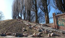 Klaipėdoje nuvirto saldainių fabriko siena