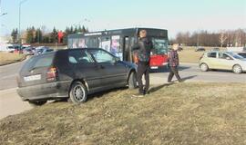 Autobusas sukėlė avariją, kurioje yra sužeistų