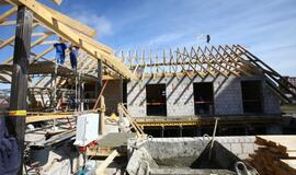 Moterų krizių centro statybas jau puošia vainikas