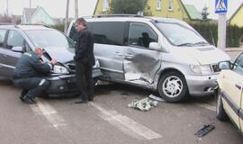 Skolintu mikroautobusu sudaužė naują pirkinį