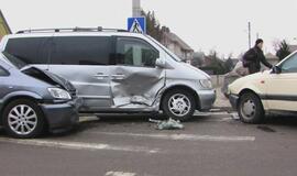 Skolintu mikroautobusu sudaužė naują pirkinį