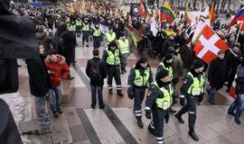 Kovo 11-ajai skirtų eitynių dalyviams kelią pastojo provokatoriai