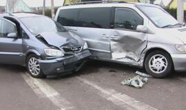 Skolintu mikroautobusu sudaužė naują pirkinį