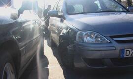 Girtas jubiliatas daužė "Audi" automobilius