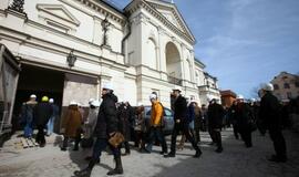 Teatro rūmus apžiūrėjo būrys klaipėdiečių