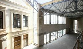 Teatro rūmus apžiūrėjo būrys klaipėdiečių