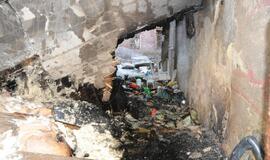 Klaipėdoje degė apleistas pastatas