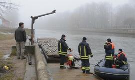 Danės upėje -  naftos dėmės