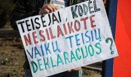 Piketas prie Klaipėdos apygardos teismo