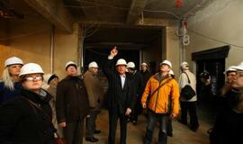 Teatro rūmus apžiūrėjo būrys klaipėdiečių